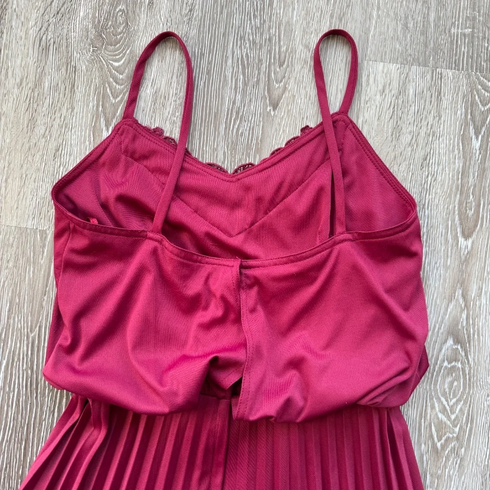 The Most Stunning Burgundy Vintage 70s Pleated Dress - Picture 5 of 13